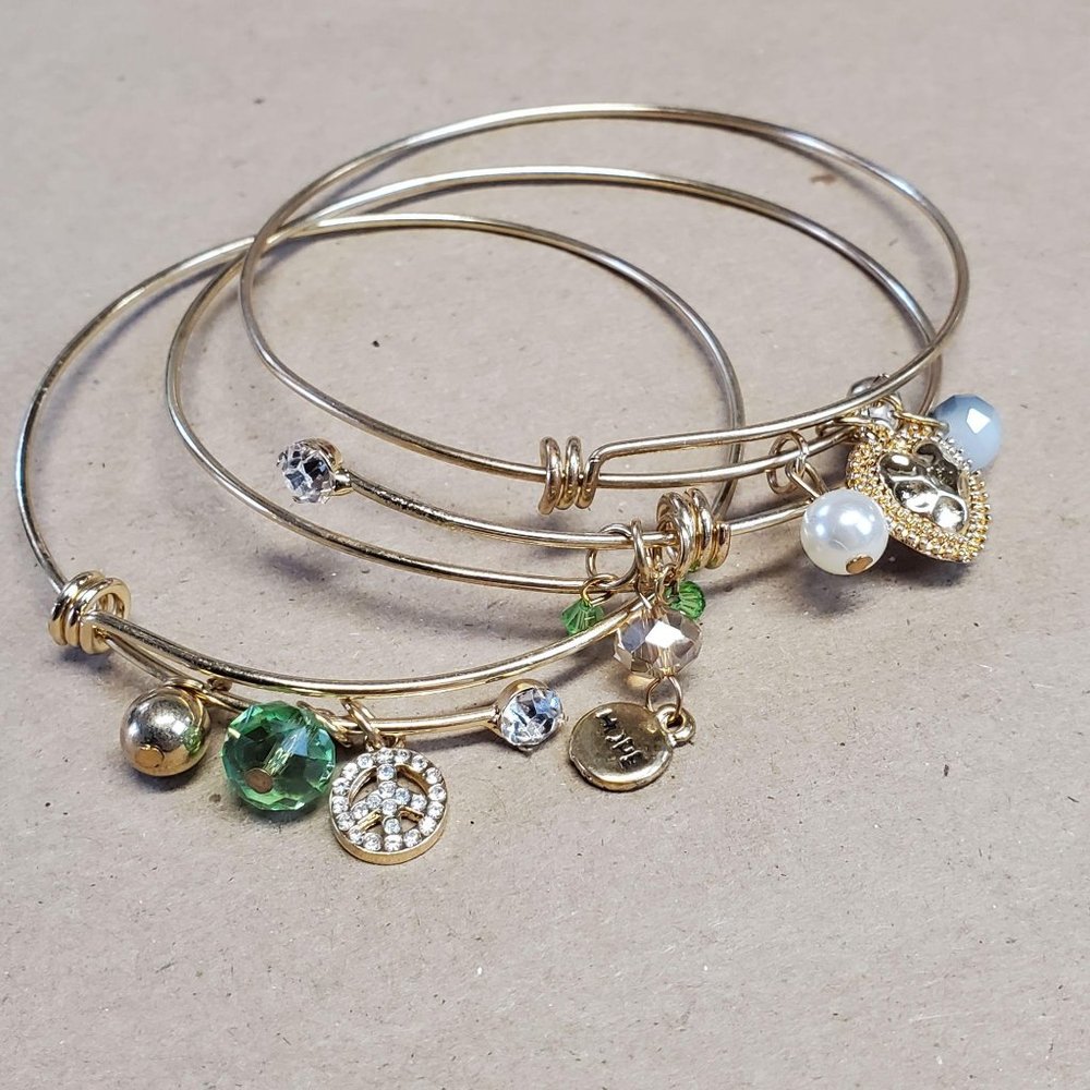 Crista Stephen Bracelets W/ Candle Red/Green - Picture 3 of 6